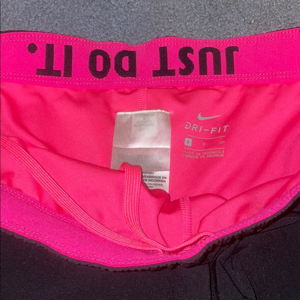 Nike shorts - Picture 4 of 5